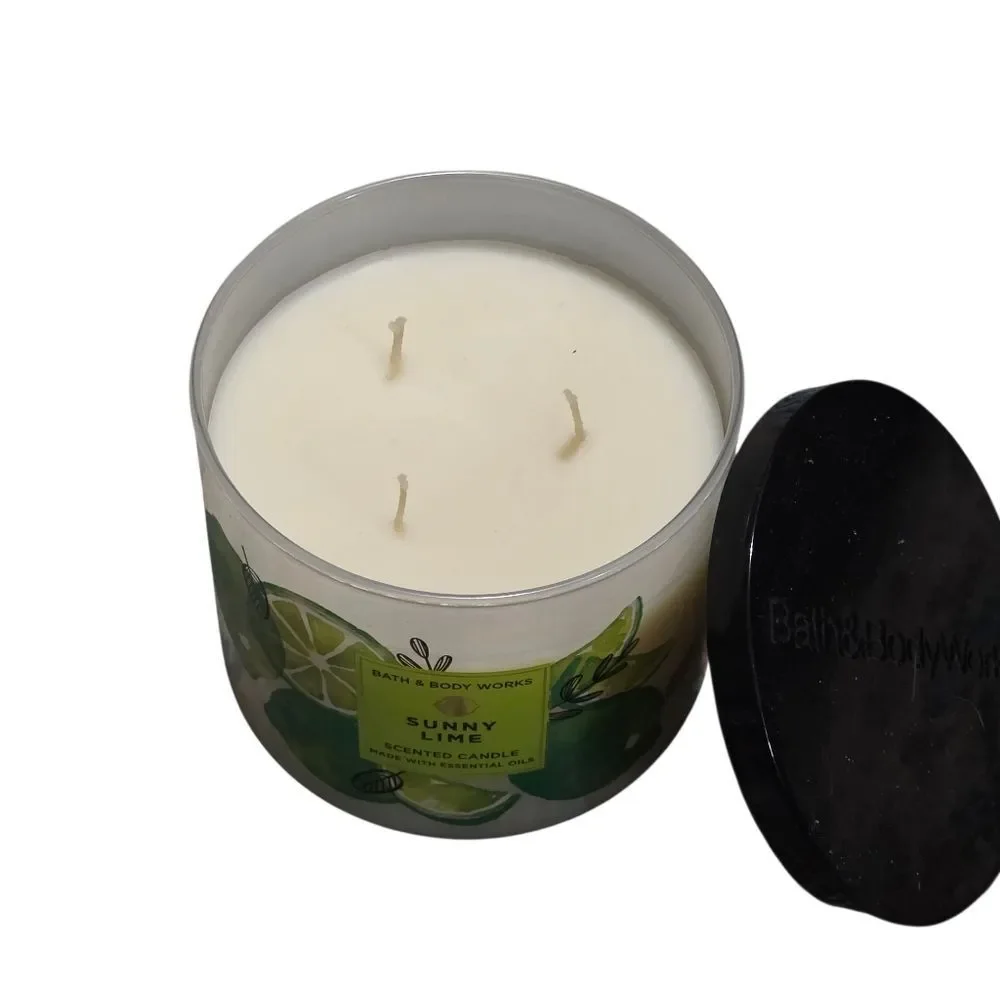 Bath & Body Works Sunny Lime Candle - Green and White